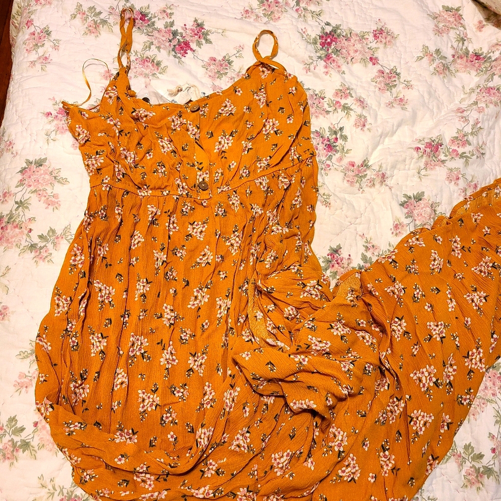Floral spaghetti strap maxi dress